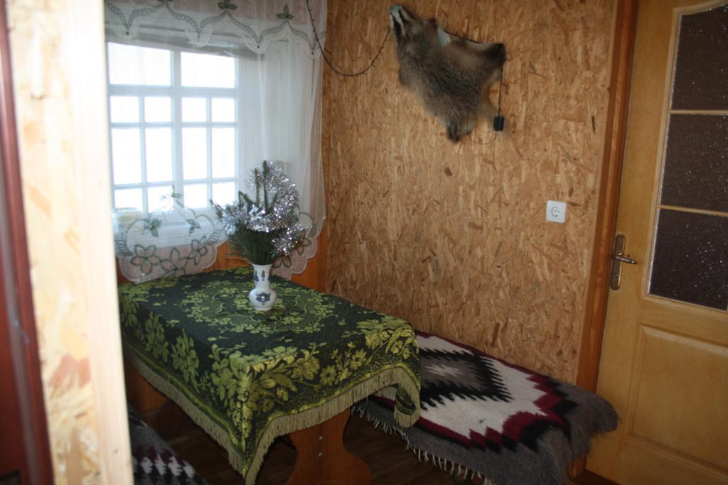 Садиба Під Гострою Szarvasháza Szoba fotó